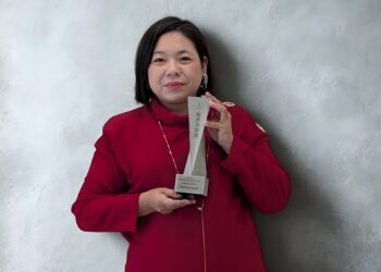 Kate Huang, Founder of Young Power Art, recently received the industry honor of the first-ever Cross-Disciplinary Co-Prosperity Award. (Photo: Young Power Art)