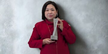 Kate Huang, Founder of Young Power Art, recently received the industry honor of the first-ever Cross-Disciplinary Co-Prosperity Award. (Photo: Young Power Art)